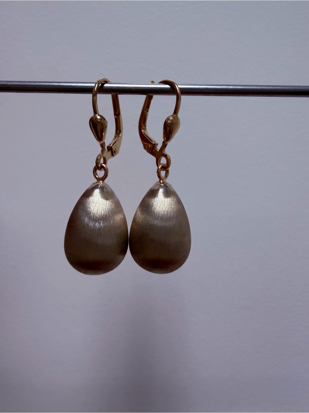 14K Gold Brushed Teardrop Drop Earrings | Two-Tone Satin Finish | 3.14g - Picture 4 of 16